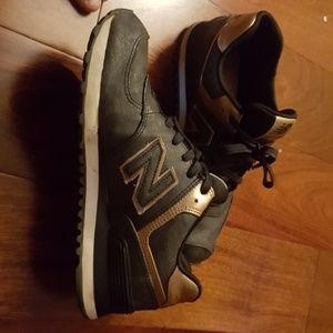Black and rose gold new balance 574